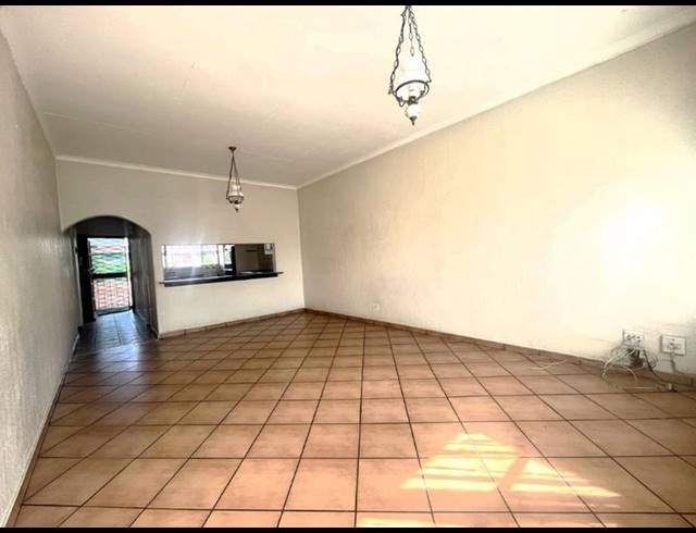 2 BEDROOM APARTMENT FOR SALE IN NEW REDRUTH